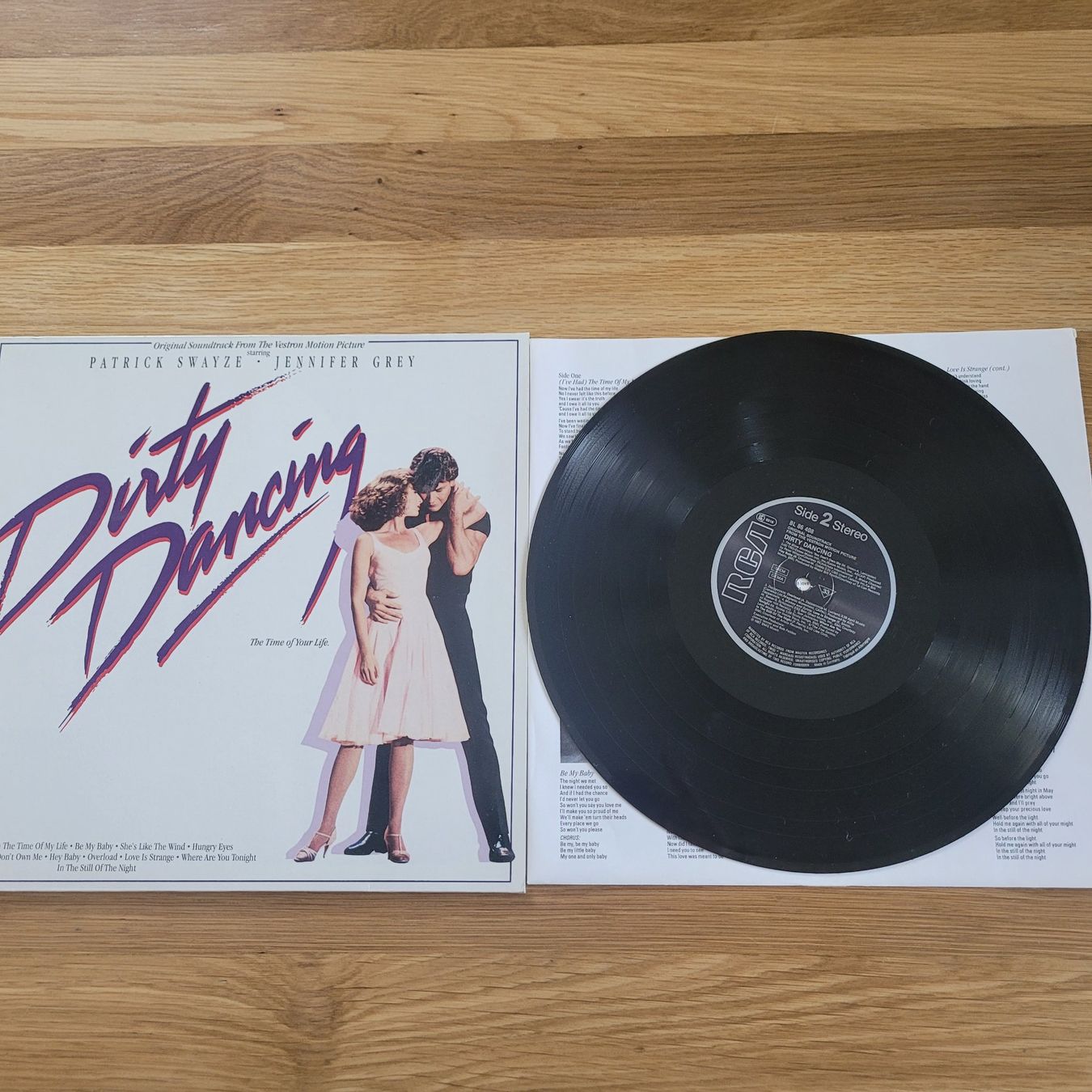 Dischi in vinile: LP Vinyle Dirty Dancing Patrick Swayze & Jennifer Grey – Usato da Reconvilier venduto da itzlittlerabbit