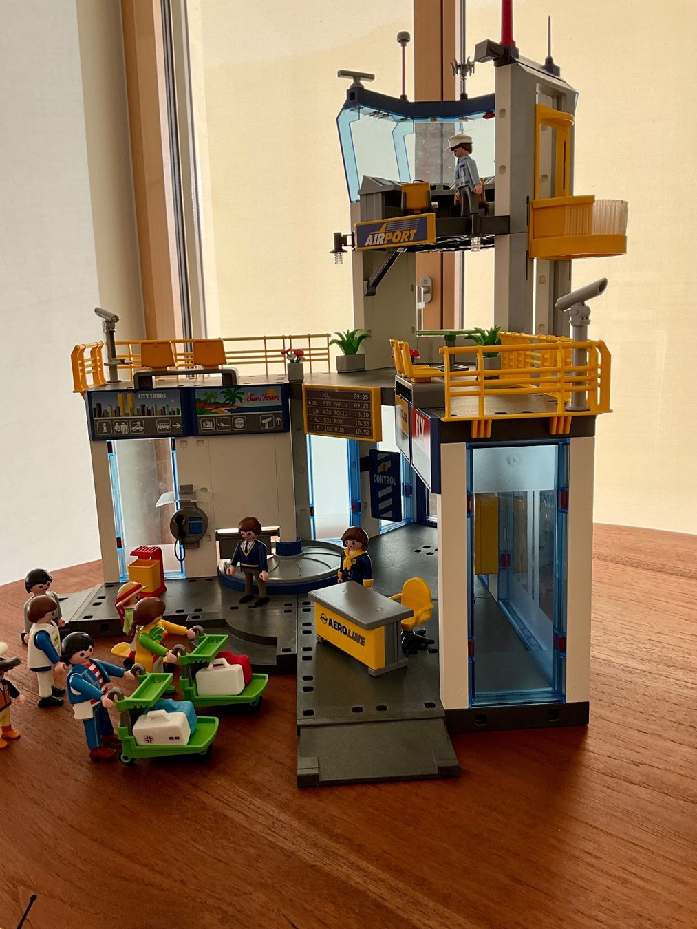 Playmobil Giocattoli: Playmobil Flughafen (3186) – Usato da Davos Clavadel venduto da panorama01 2