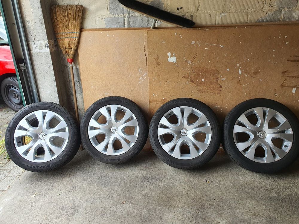 Lot De 4 Pneus Neige Continental Pour Citroën C4 Picasso - Taille 17 Pouces - Neufs (Voir État)