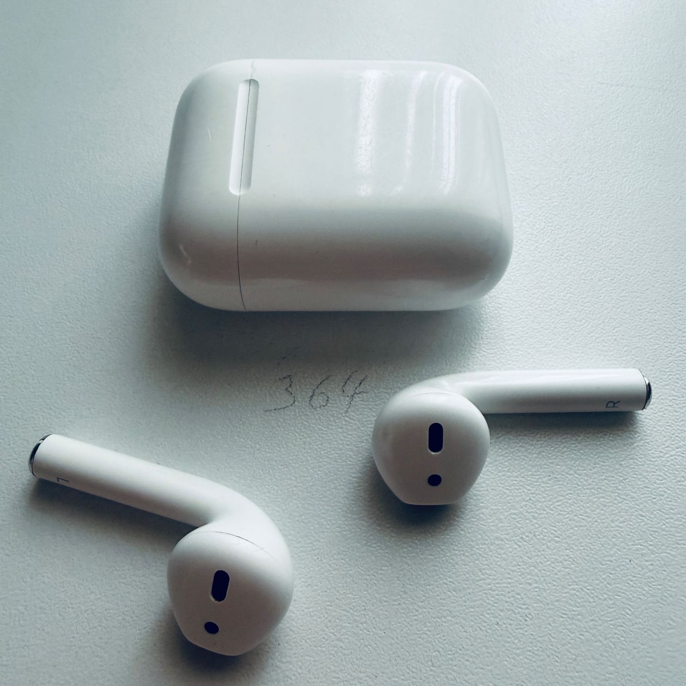 Apple Cuffie: Original Apple AirPods 2 Gen. Wireless Kopfhörer & Case – Usato da Basel venduto da MY.AIRPODS.SHOP 9