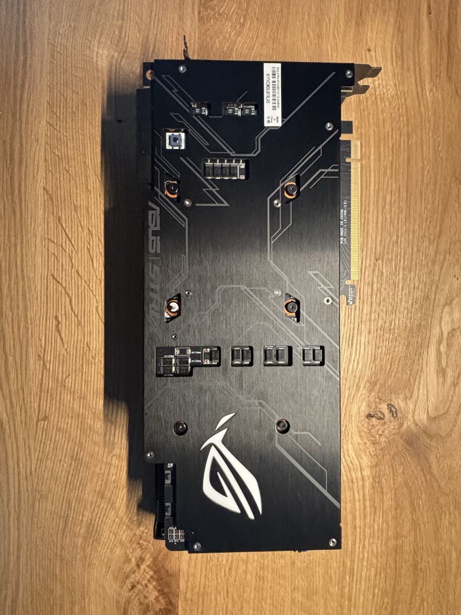 Asus Schede grafiche: Asus ROG Strix RTX 2080 Ti Grafikkarte – Usato da Zürich venduto da loo_6qrk 4