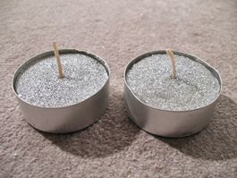2x Maxi Glitzer Teelicht Kerze in SILBER Ersatz-Kerzen