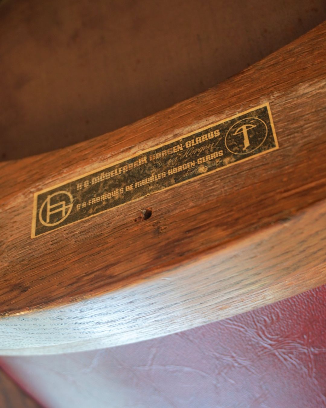 Horgen Glarus Stühle: CHAISE DE BUREAU HORGEN-GLARUS – Gebraucht aus Moutier von Vintage-signature 3