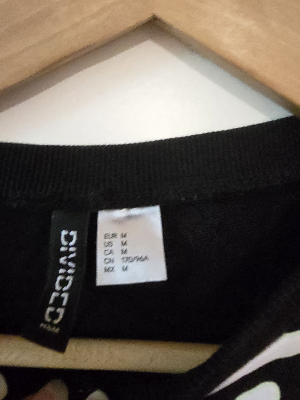 H&M Pulls & Sweat-shirts: Pullover Skelett Motiv Schwarz Grösse M Divied H&M – D'occasion à Bülach par Cat_2.5 1