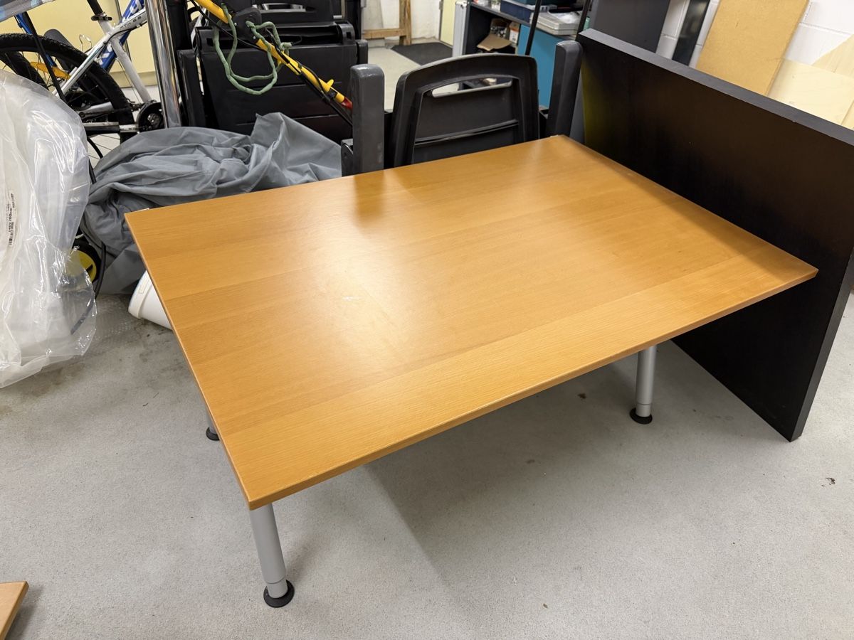 Bureaux: Schreibtisch/Pult mit Erweiterung – D'occasion à Rain par sve_v9g8 2