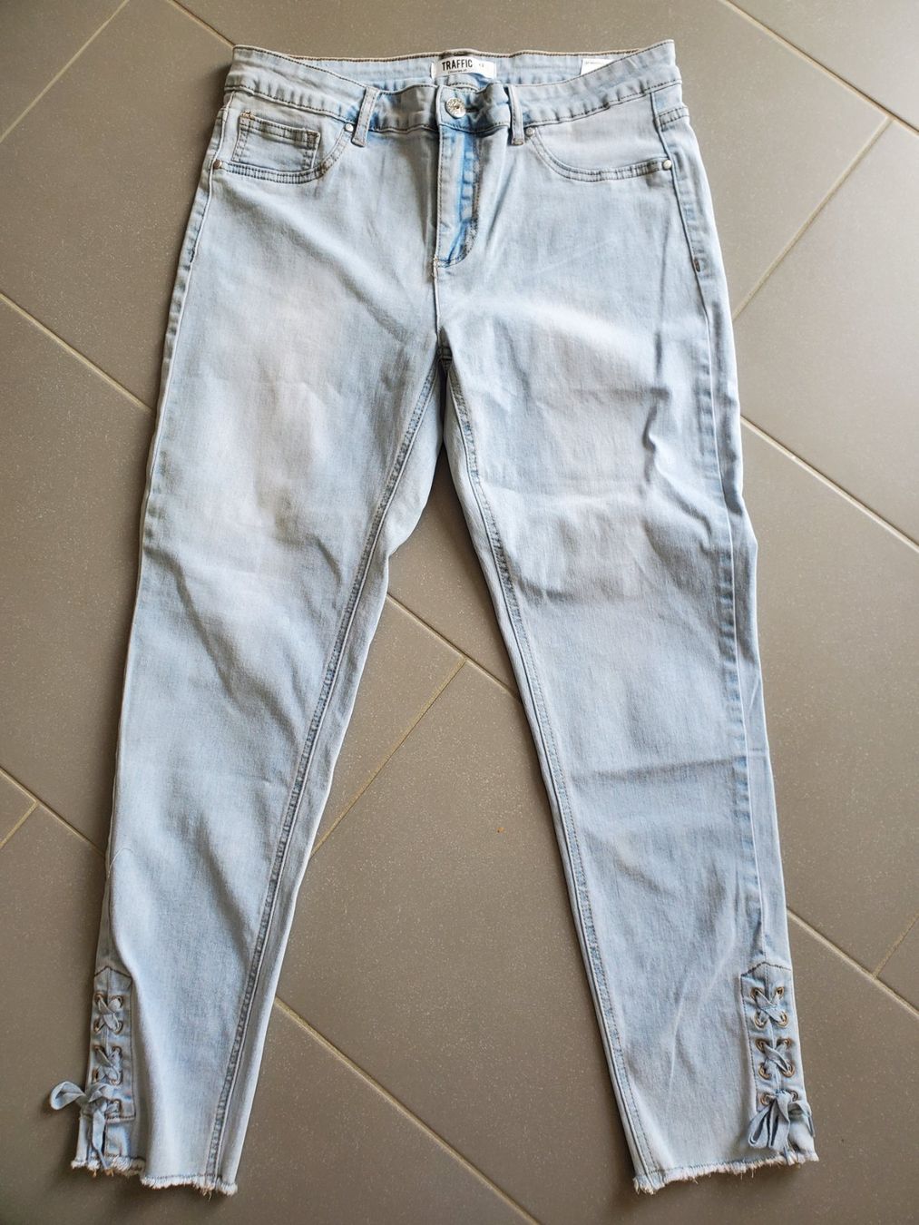 Jeans: pantalon Chicorée – Neu (gemäss Beschreibung) aus Montsevelier von Sherlock007