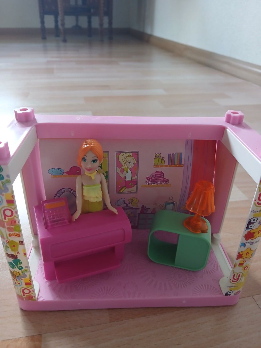Polly Pocket Giocattoli: Polly Pocket Set mit Modegeschäft – Usato da Bärschwil venduto da kik_c28v 5