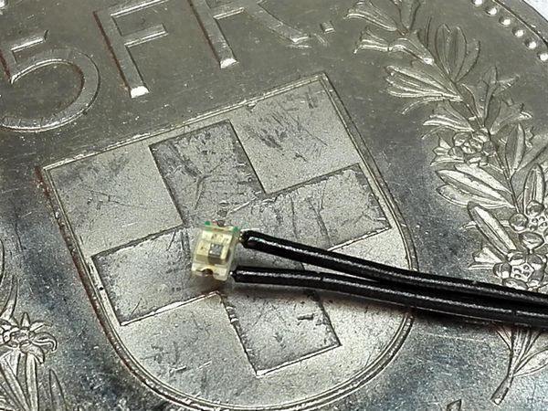 Componenti elettronici: Blink-SMD 0805 blau, 12V verkabelt – Nuovo (secondo la descrizione) da Luzern venduto da Salefactory 1