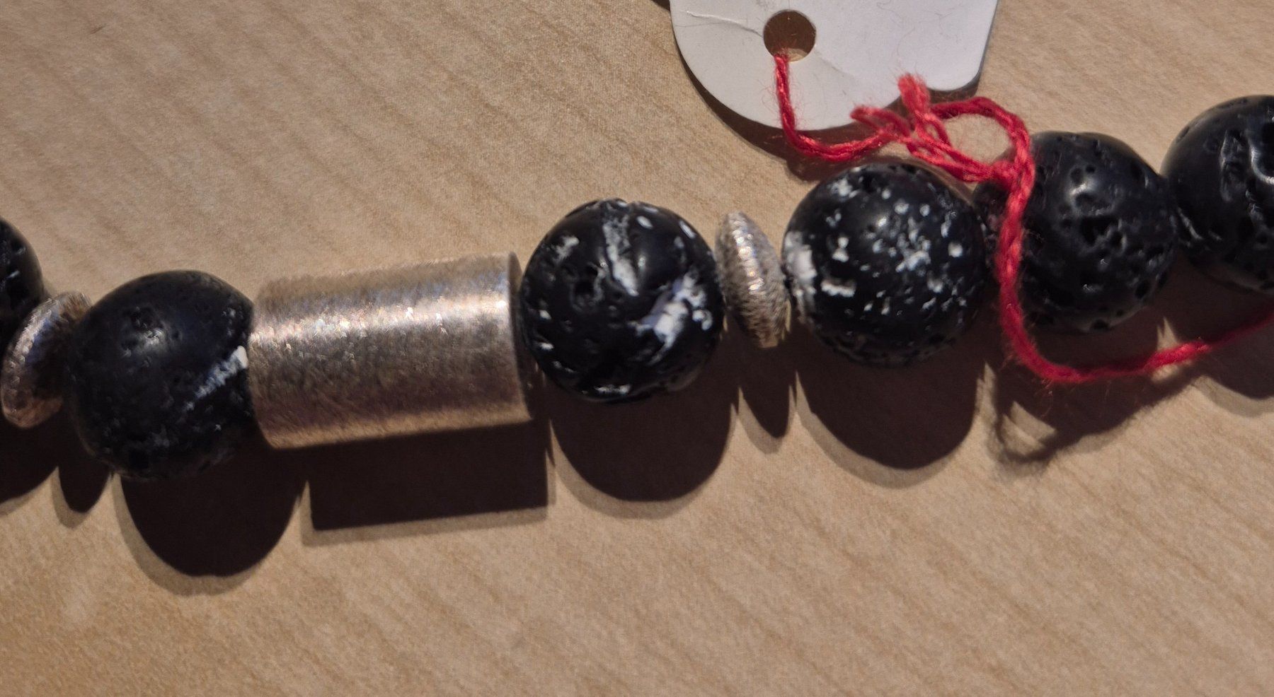 Catenine: Modische Lavastein-Kette mit Magnetverschluss – Usato da Thun venduto da tinu2031 1