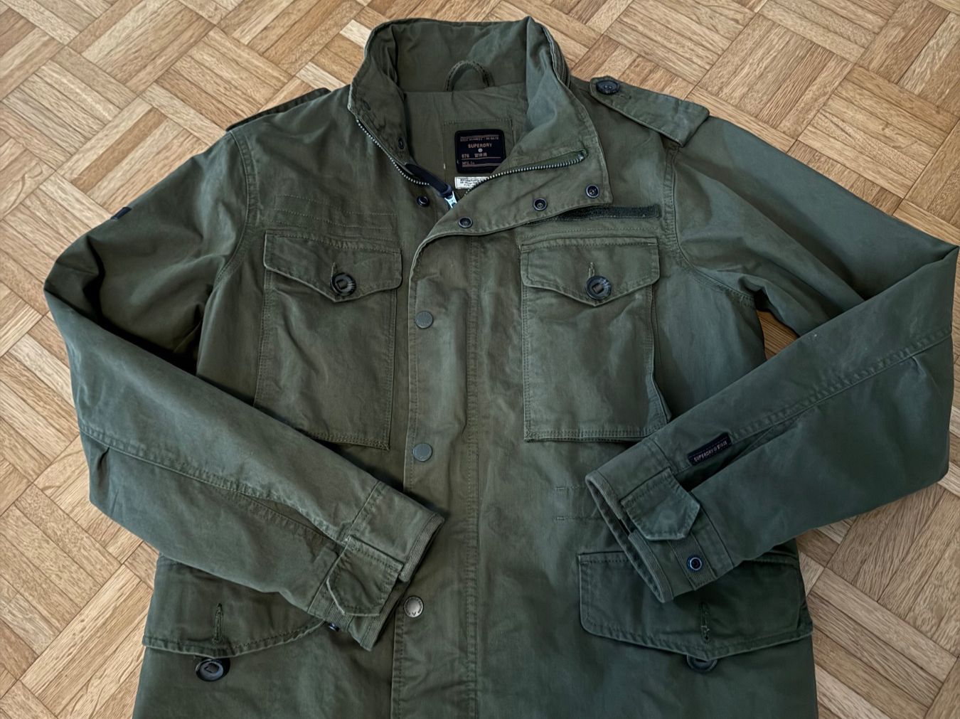 Superdry Jacken: Superdry Jacke Gr. M – Gebraucht aus Vaduz von sxmveel