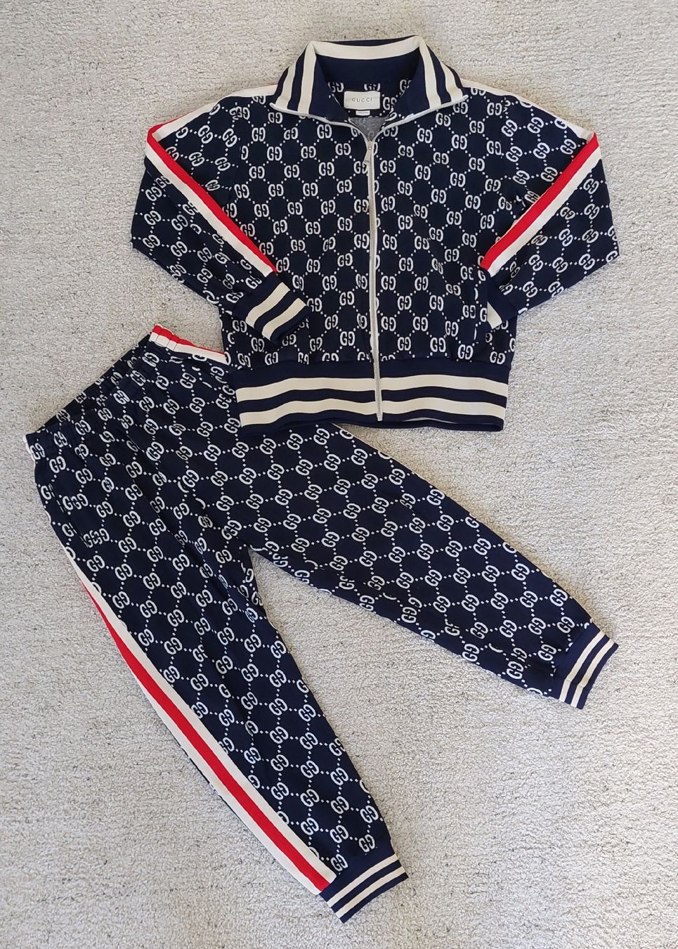 Costumes, combinaisons de sport et fonctionnelles: Trainingsanzug GUCCI Gr.S – D'occasion à Dübendorf par huebi01