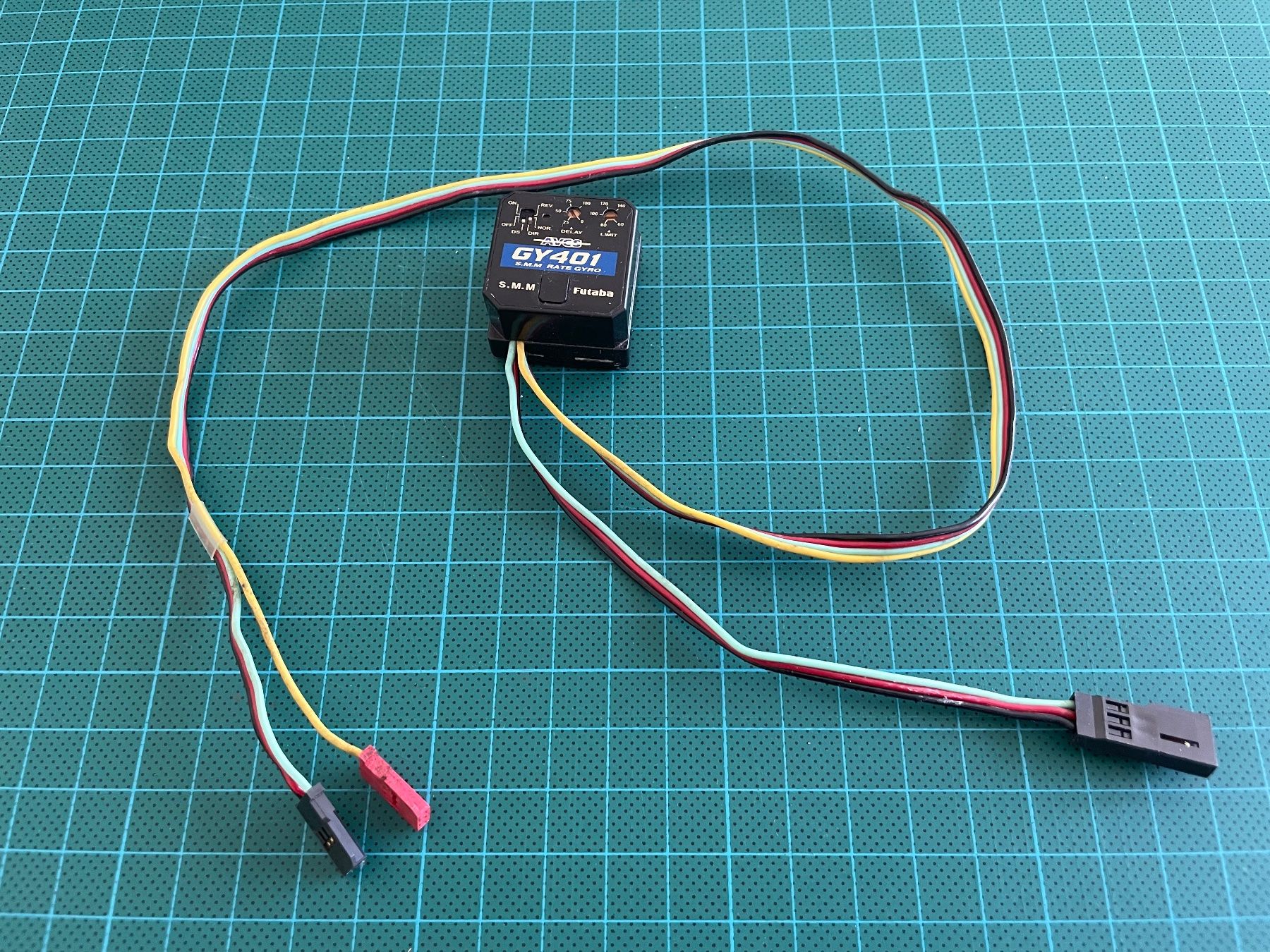 Futaba RC Modellbau: Futaba GY401 Kreisel – Gebraucht aus Worb von asdf9876 1