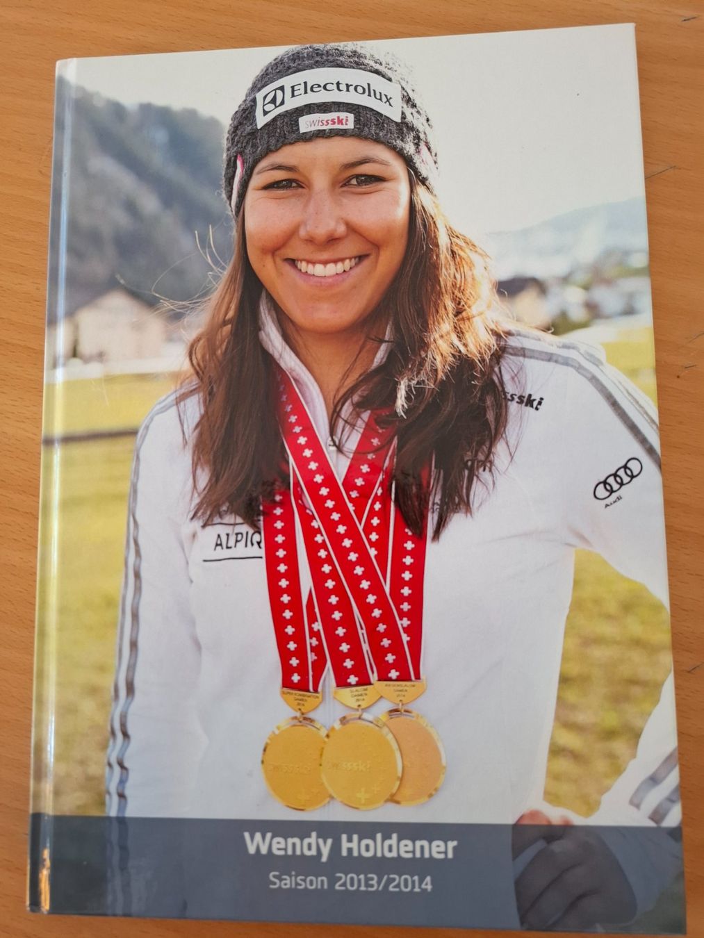 Libri: Wendy Holdener 2013/2014 – Nuovo e nell'imballaggio originale da Männedorf venduto da werner014