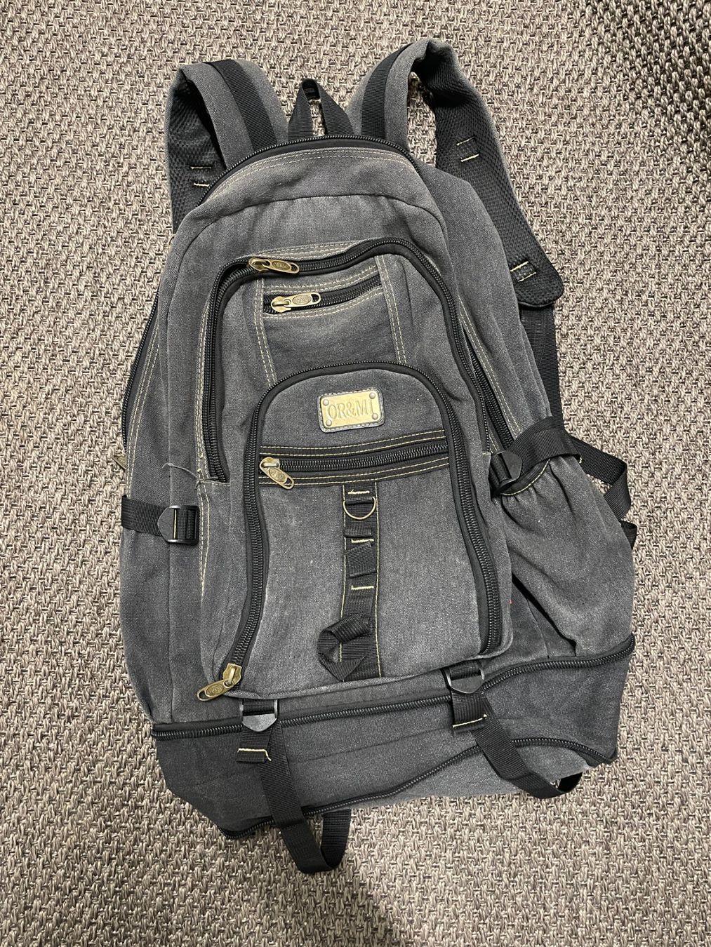 Zaini: Rucksack Or&Mi grau schwarz – Nuovo (secondo la descrizione) da Wädenswil venduto da TristanBrandle