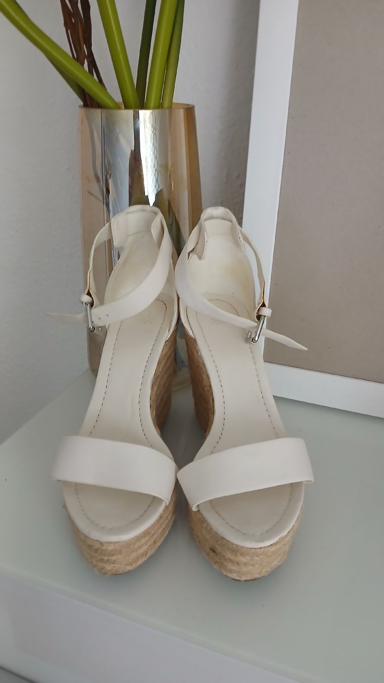 Scarpe da donna: weisse Pumps Gr40 aus Kunstleder – Usato da Beinwil am See venduto da Superchance 5