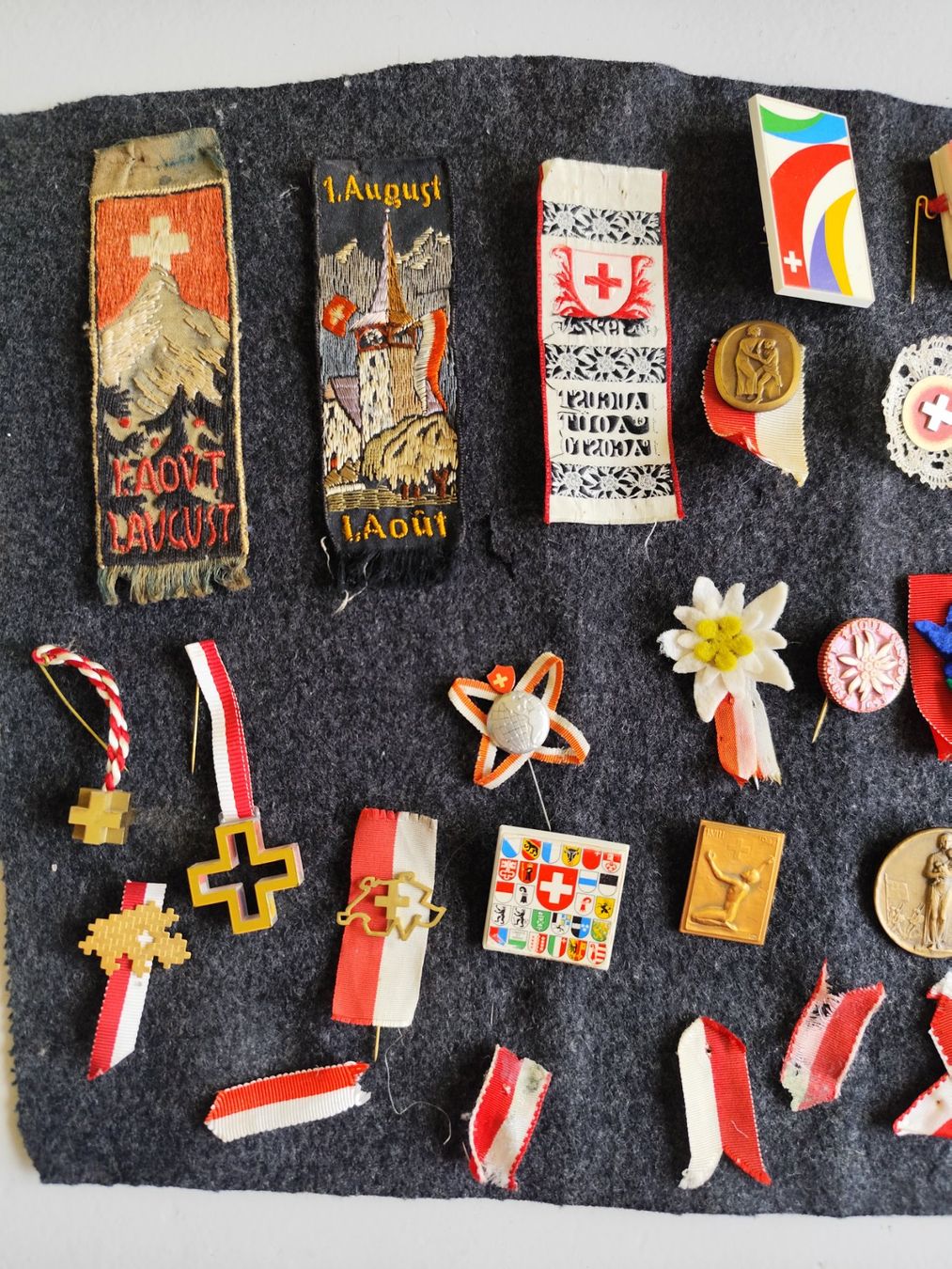Placchette & Badge: Grosse Sammlung Pro Patria 1.August-Abzeichen ab1923 – Usato da Uerikon venduto da guggif 3