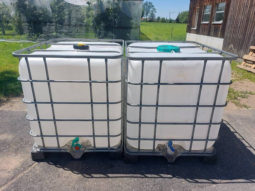 Abreuvoirs & Auges: 1000 Liter Wassertank IBC – D'occasion à Siebnen par Grosswis50