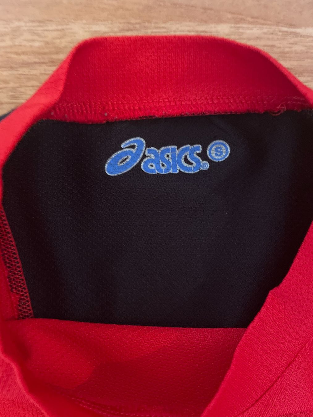 Asics T-Shirts: Sport T-Shirt Asics S – Gebraucht aus St.Gallen von maierm01 1