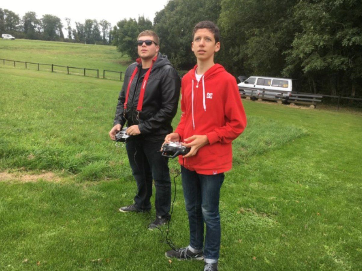 Modellismo RC: Cours de pilotage d'avions RC - Modélisme radio-commandé – Nuovo e nell'imballaggio originale da Trélex venduto da Arnaudyak 6