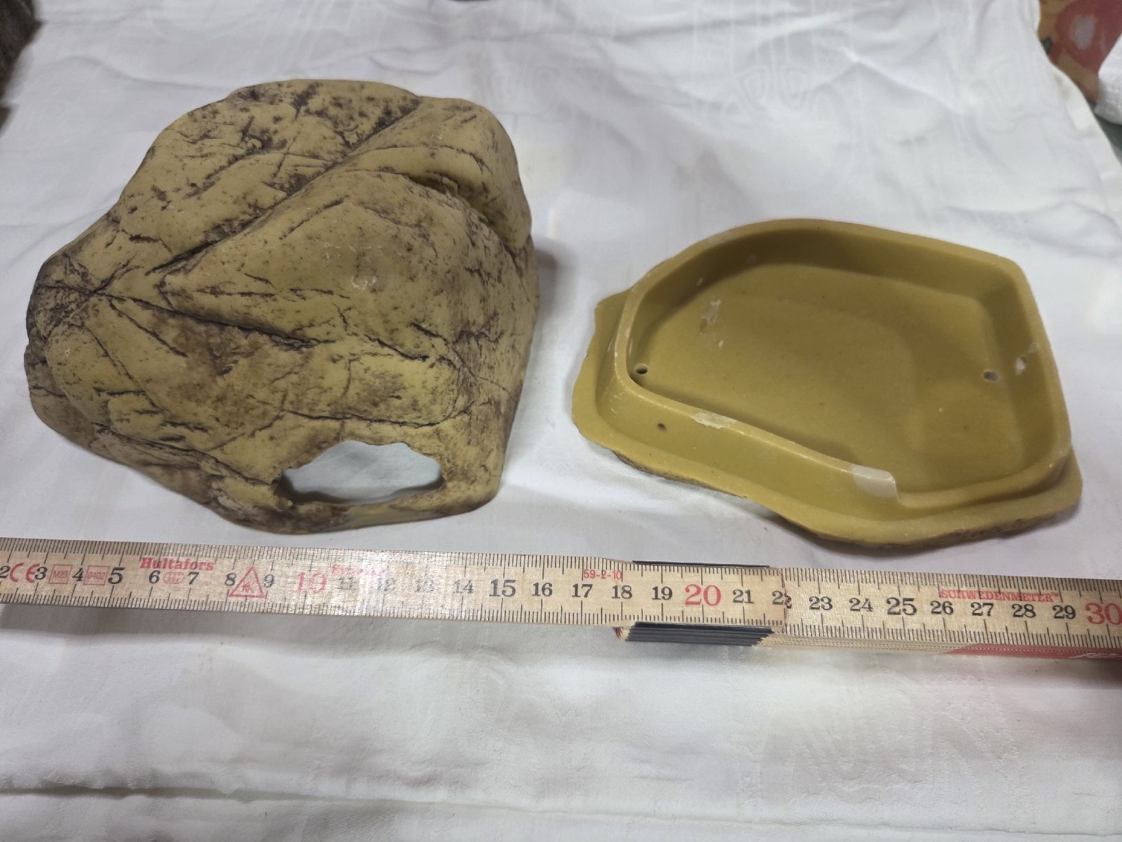 Tutte le decorazioni: grotte pour reptile ou autres  – Usato da Neuchâtel venduto da pasprie
