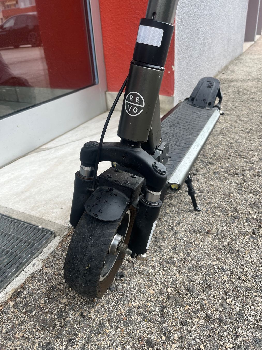 Scooter: Trottinette électrique Revoe R – Usato da La Chaux-de-Fonds venduto da CocaChewwy 1