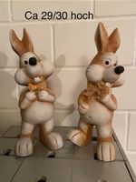 2 Osterhasen Figuren Keramik Deko Frühling Ostern ca. 30cm
