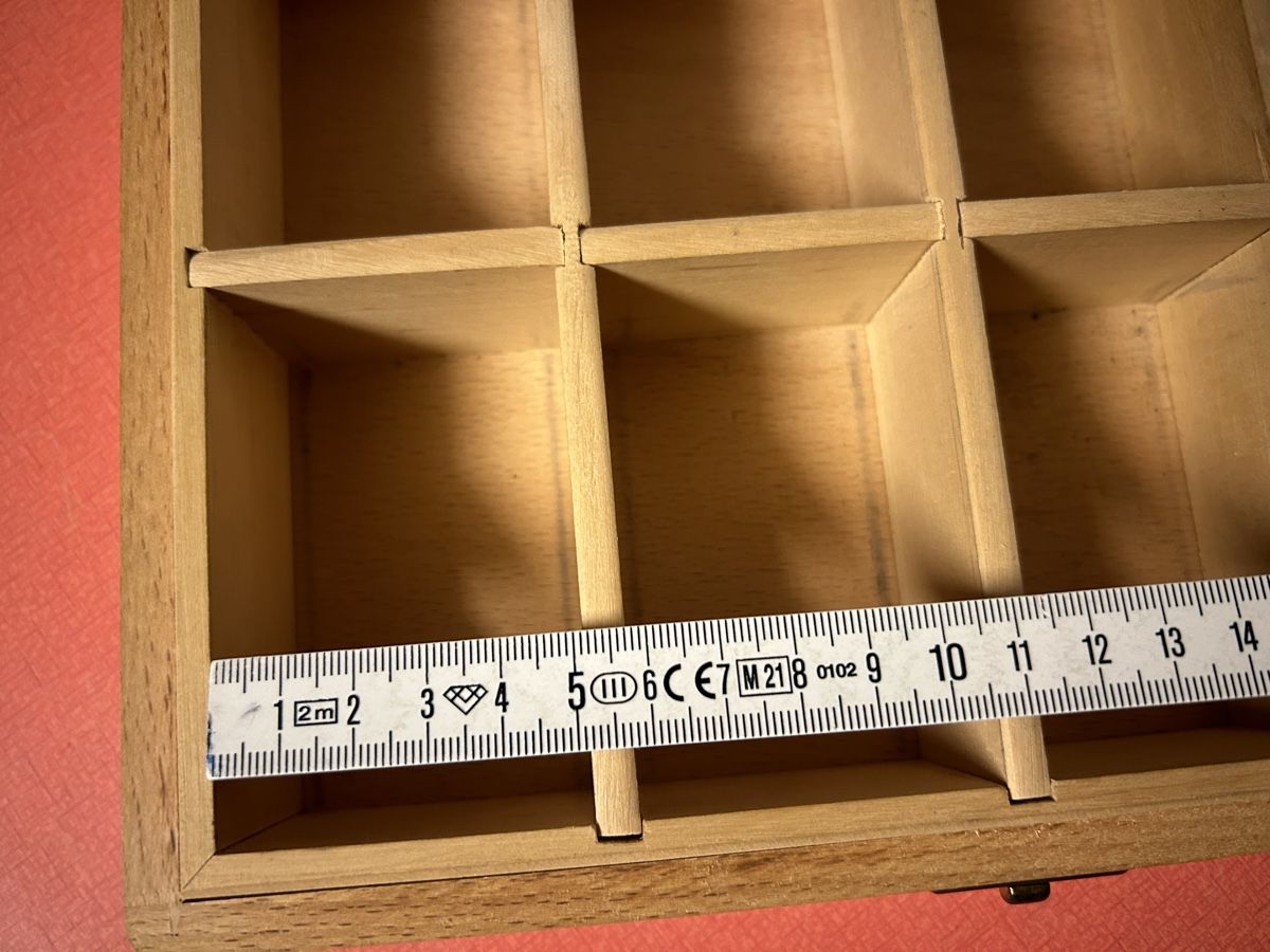 Casse di trasporto: Holzbox mit 8 Fächern, Kiste, Sammelbox mit Deckel – Usato da Lanzenhäusern venduto da vic63 4