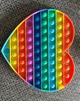 Fidget Toy Herz Regenbogen