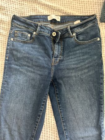 Zara Jeans – Größe 40 (fällt eher wie 38 aus)