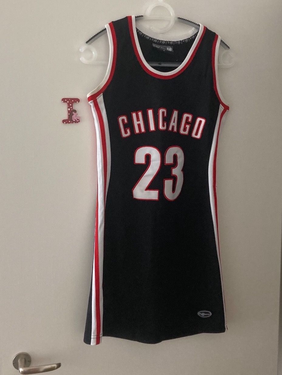 Kleider: Basketball Kleid – Gebraucht aus Uster von Kalici1