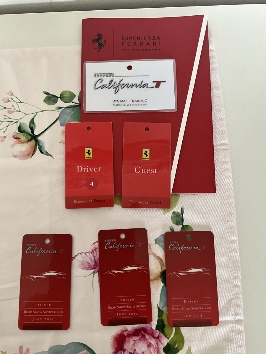 Ferrari Plaketten & Abzeichen: Ferrari California T Event Souvenirs – Neu (gemäss Beschreibung) aus Zürich von thovala