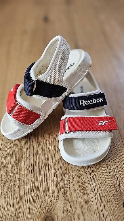 Reebok Scarpe per ragazzi: Reebok Sandalen Grösse 26 – Usato da Elgg venduto da soleo509