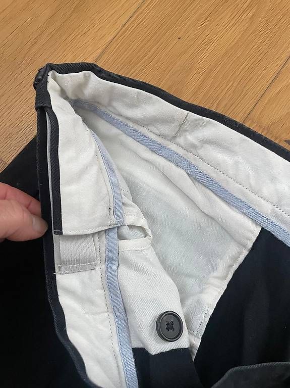 Pantaloni: schwarze Stoffhose – Usato da Kirchdorf AG venduto da pow_9vq9 2