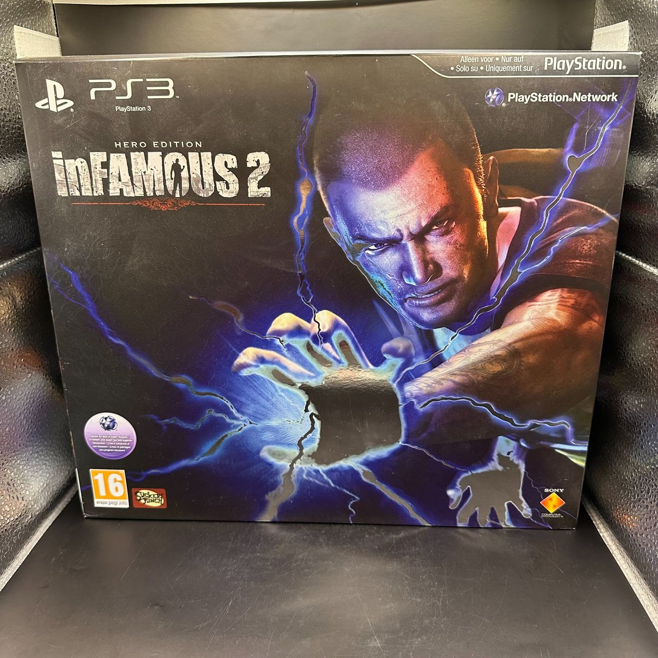Sony Giochi: Playstation 3 Infamous 2 Hero Edition Sealed – Nuovo e nell'imballaggio originale da Düdingen venduto da Nerdworld 2