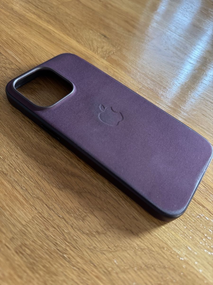 Apple Cover & Protezioni schermo: Apple Cover iPhone 15 Pro Max FineWoven | Mulberry – Nuovo (secondo la descrizione) da Allschwil venduto da KShing 2