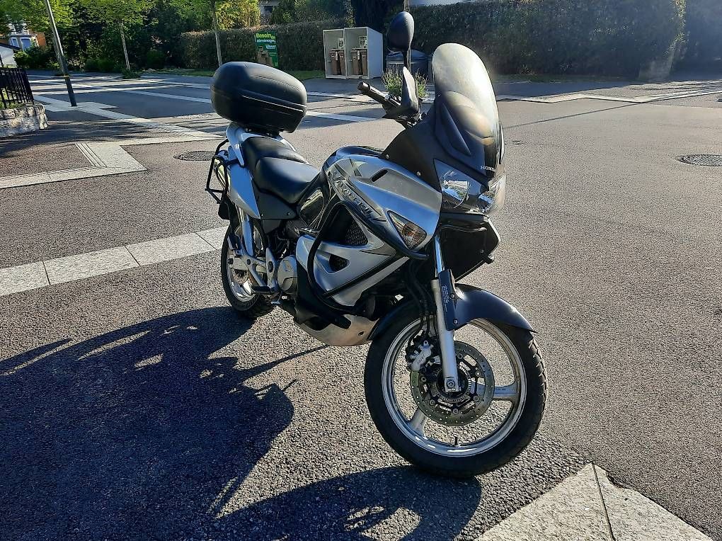 Touring: Honda xlv 1000 varadero injection – D'occasion à Choëx par ala_jhc6