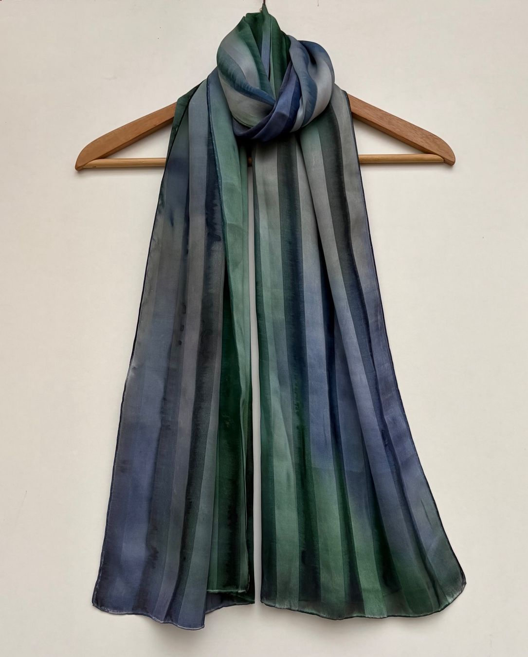 Foulard & Sciarpe: Seide Schal – Usato da Unterägeri venduto da Jutka_04 2