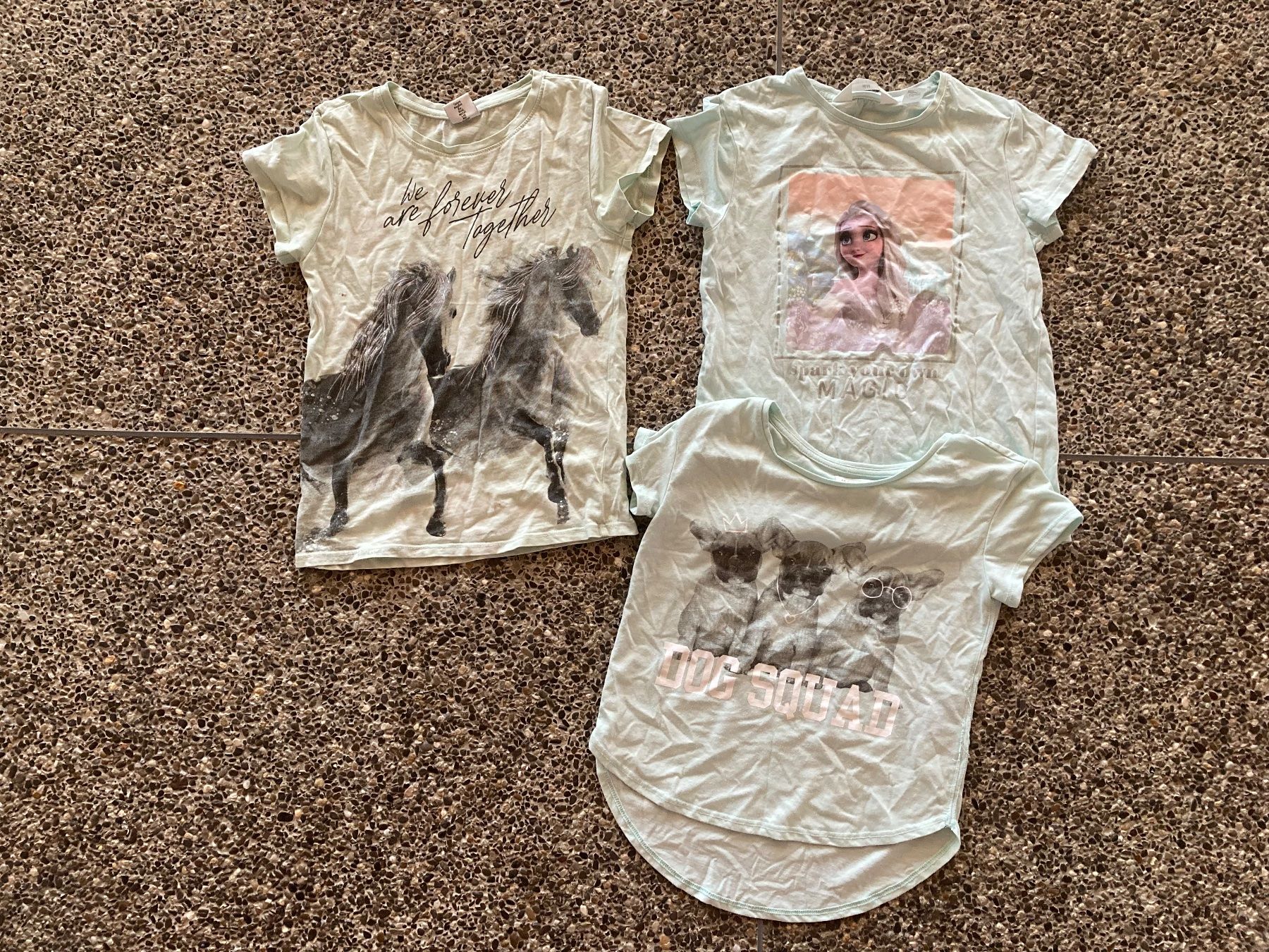 Blusen, T-Shirts & Tops: T-Shirts, Gr. 134/140 – Gebraucht aus Aetingen von Nadinsky