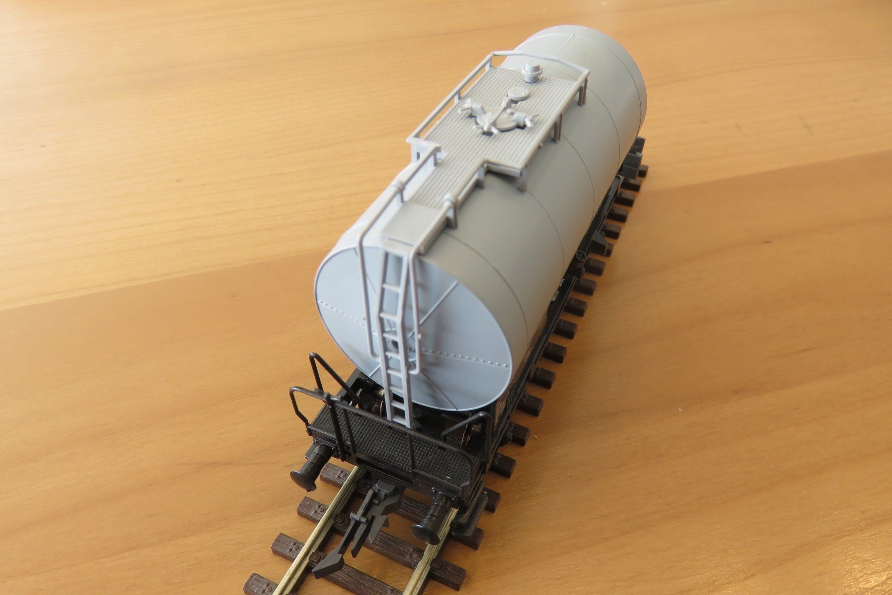 Roco Modellini di ferrovie: Roco 47091 Kesselwagen, Trinkwassertank, DR, Ep IV – Nuovo (secondo la descrizione) da Wohlen b. Bern venduto da Bajassli 2