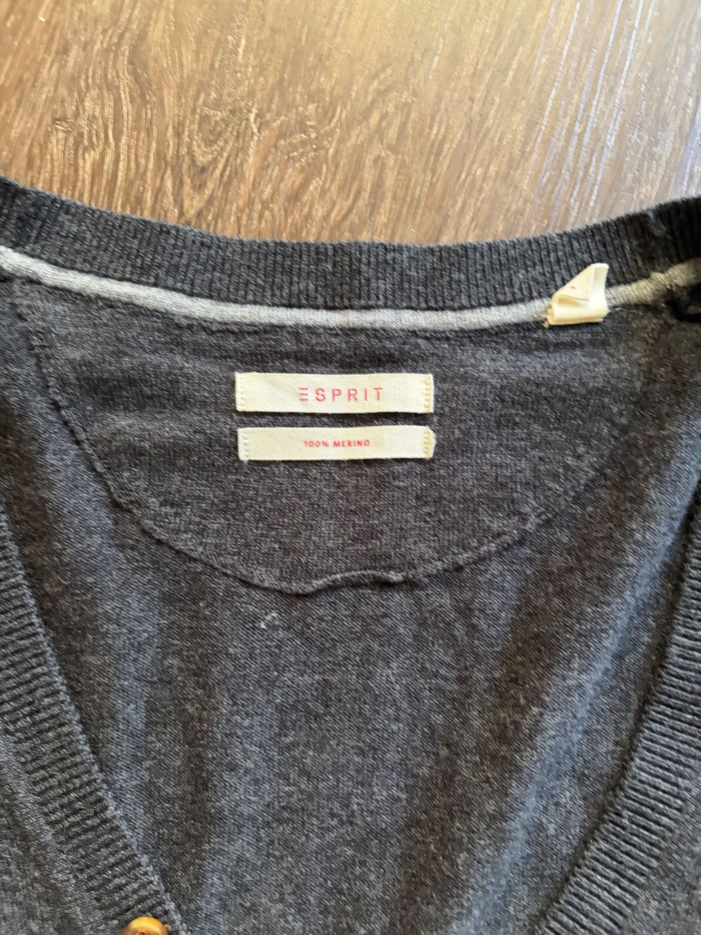 Esprit Maglioni & Felpe: Pullover V-Ausschnitt Merino Gr. XXL – Usato da Muttenz venduto da nataschasia 1