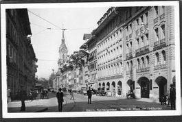 Bern Spitalgasse , belebt ,Oldtimer,1942