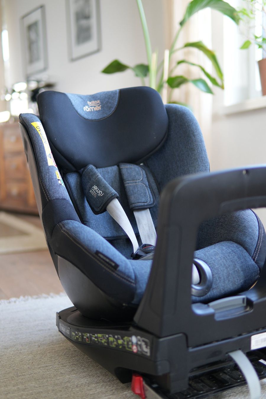 Britax Römer Seggiolini per auto: Britax Römer Swingfix M i-size – Usato da Richterswil venduto da Honzour
