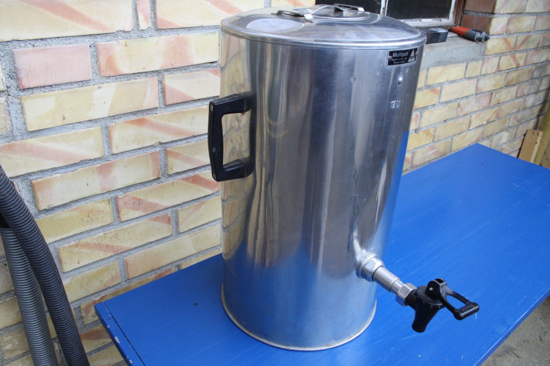 Contenitori & Simili: ISOLIERBEHÄLTER MIT HAHNEN 12 LITER MULTIPOT EGRO – Usato da Wauwil venduto da Pneuedy 5
