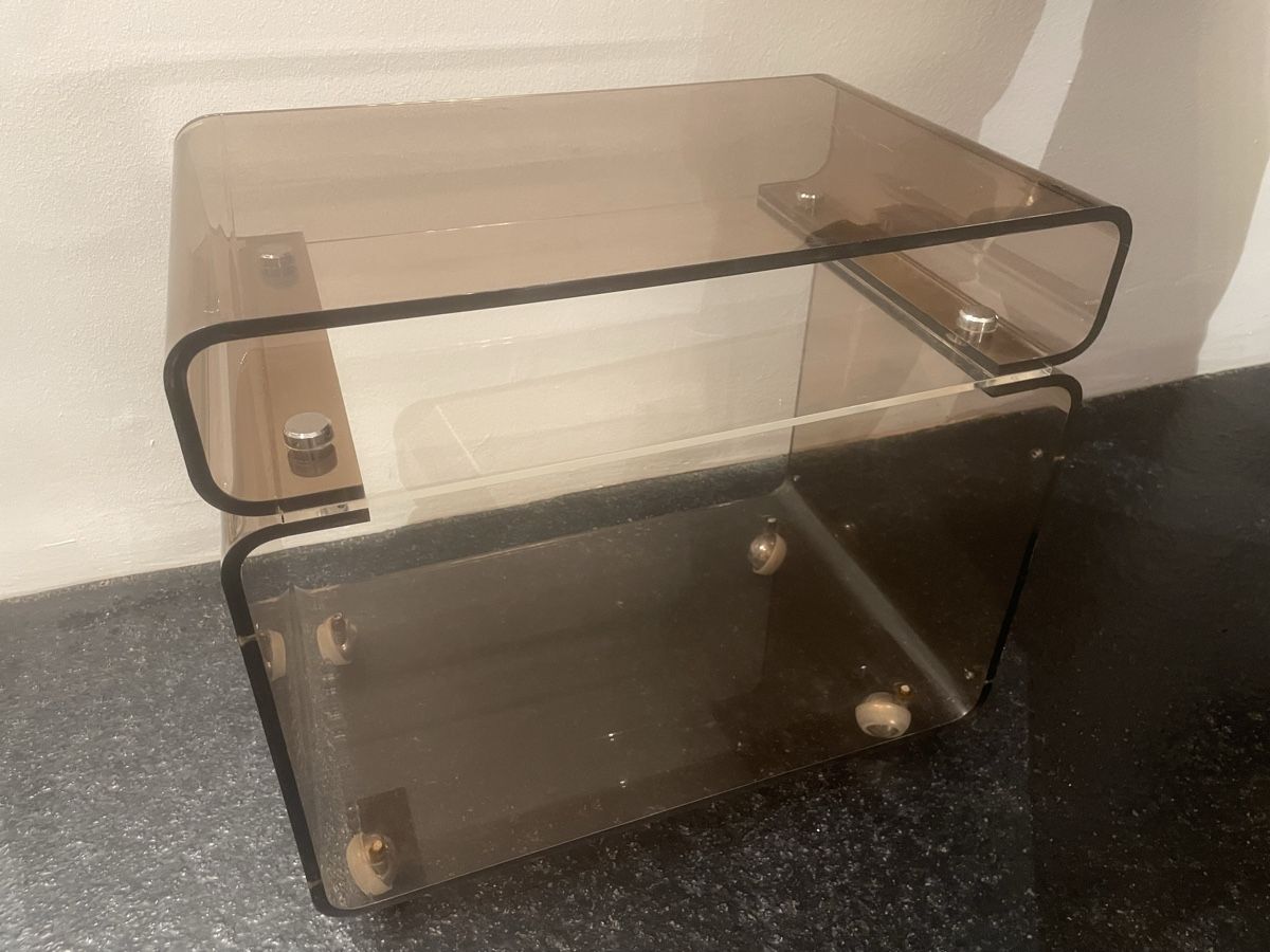 Meubles TV: Plexiglas Möbeli Beistelltisch bräunlich – D'occasion à Windisch par rascale 1