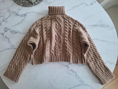 Bershka Rollkragenpullover, Crop, Zopfmuster