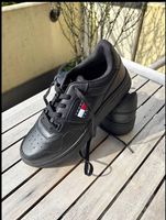 Tommy Hilfiger Sneaker Gr 42, neu!