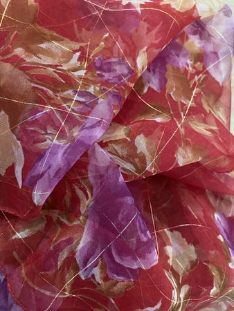 Elegantes foulard rot Blumenmuster Goldfaden guter Zustand
