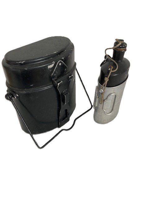 Set di piatti: Militär - Gamelle, Feldflasche mit Becher – Usato da Hombrechtikon venduto da Anyway53 1