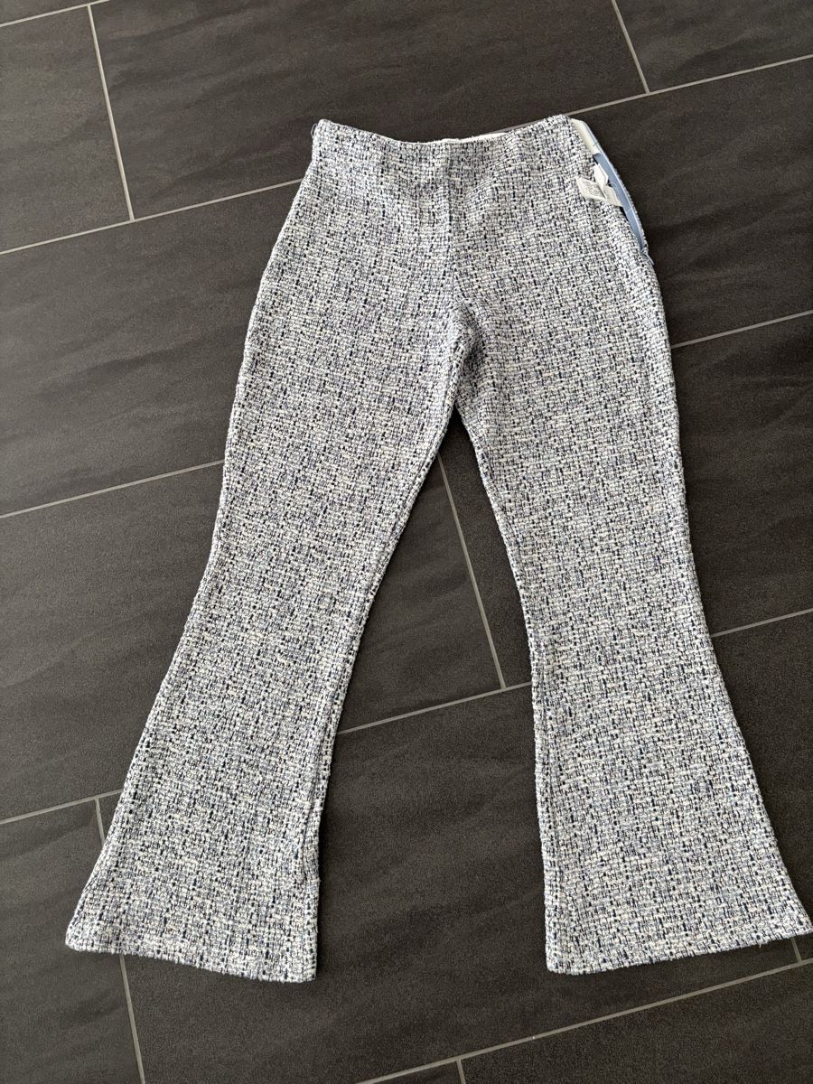 Zara Pantaloni: ZARA TWEED-SCHLAGHOSE – Nuovo (secondo la descrizione) da Kreuzlingen venduto da MFabiana