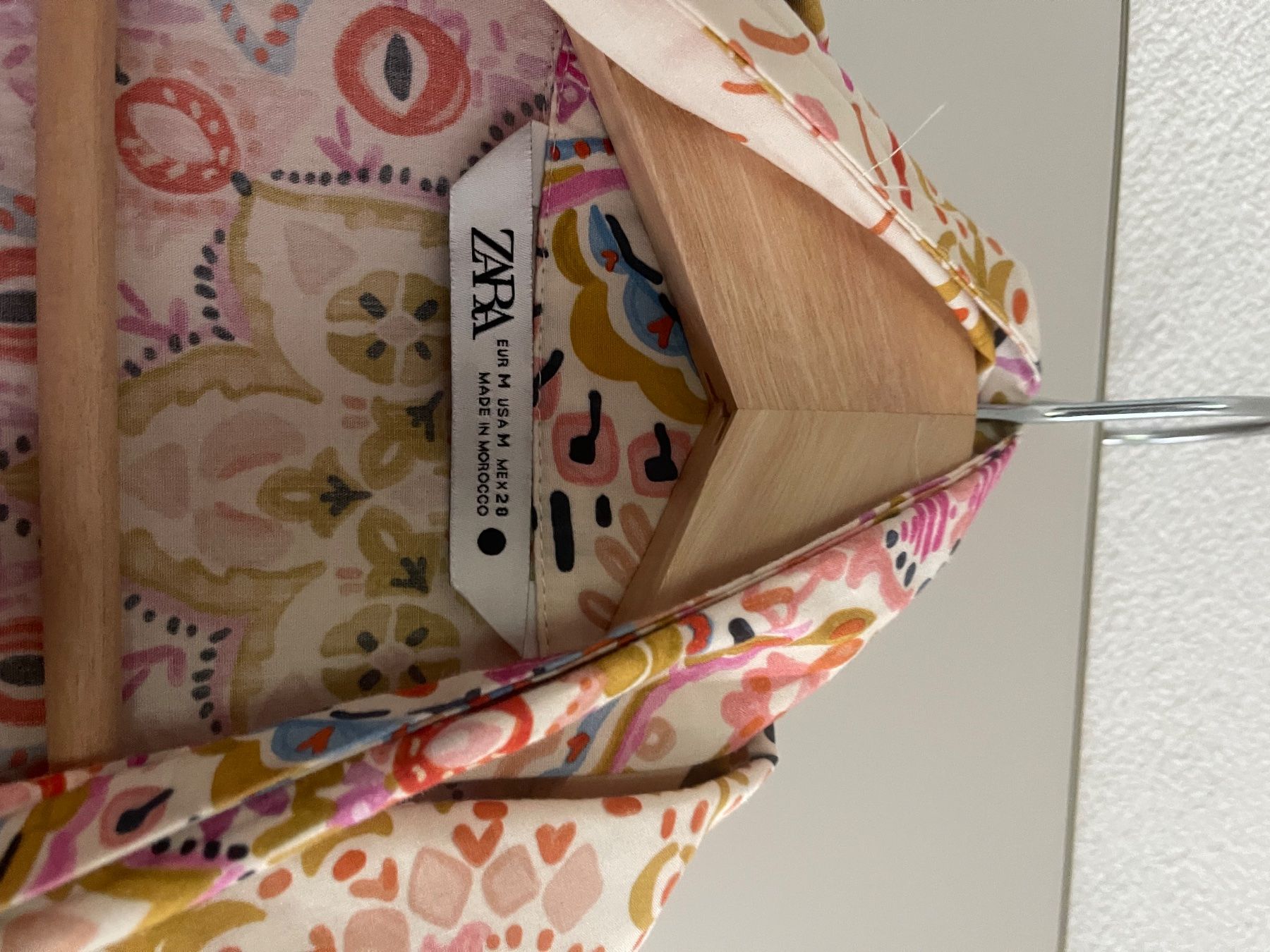 Kleider: Long dress patterned beige multicolor like new – Gebraucht aus Savognin von Texas95 1